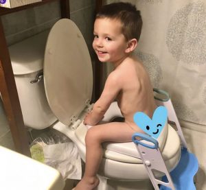 آموزش دستشویی کودک پسر