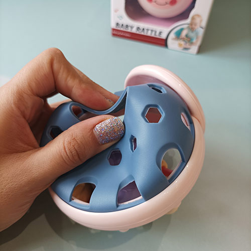 قسمت سلیکونی و نرم توپ جغجغه ای