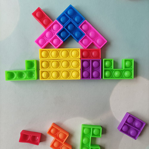 خانه ساخته شده با پازل پاپیت دار